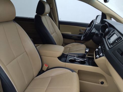 Used 2019 Kia Sedona EX image 21