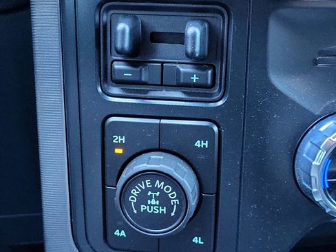 Used 2022 Ford F150 Platinum w/ Equipment Group 701A High AWD/4WD image 29