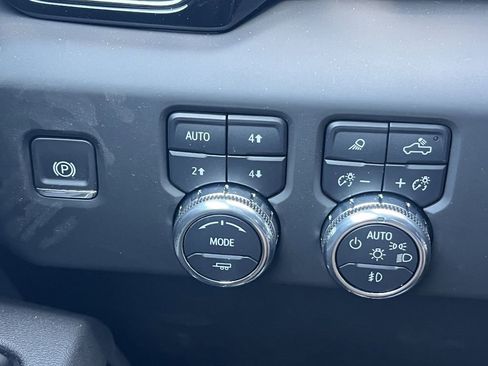 New 2025 GMC Sierra 1500 AT4 w/ Technology Package image 11