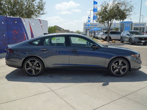 Used 2026 Honda Accord SE image 4