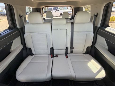 Used 2024 Hyundai Santa Fe Limited AWD/4WD image 25