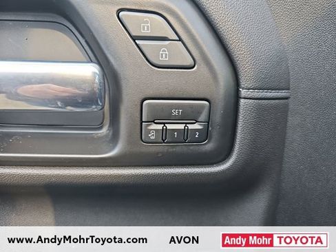 Used 2022 Chevrolet Silverado 1500 High Country w/ Technology Package image 12