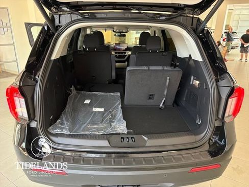 New 2026 Ford Explorer Active RWD image 11
