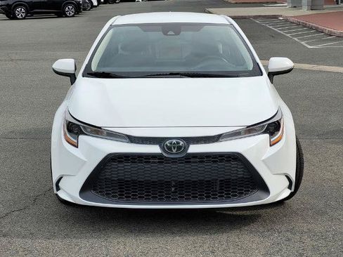 Used 2022 Toyota Corolla LE FWD image 2