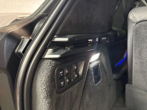 Used 2022 BMW X7 M50i AWD/4WD image 23