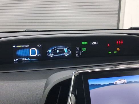 Used 2020 Toyota Prius Limited image 15