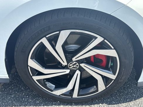 Used 2023 Volkswagen Jetta GLI Autobahn FWD image 12