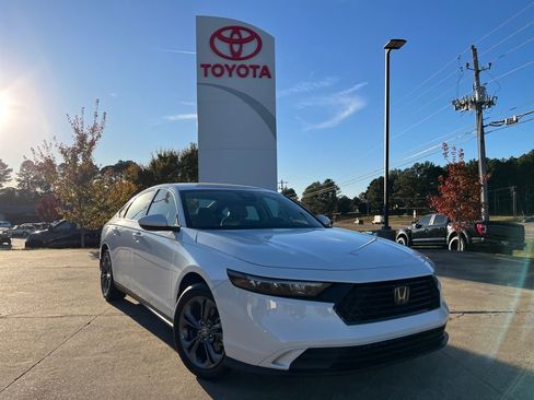 Used 2023 Honda Accord EX image 1