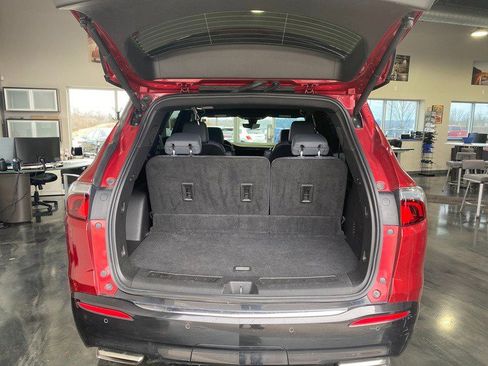Used 2024 Buick Enclave Premium image 16