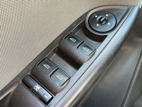 Used 2014 Ford Focus SE FWD image 23