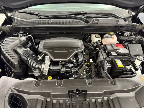 Used 2025 Chevrolet Blazer RS image 27