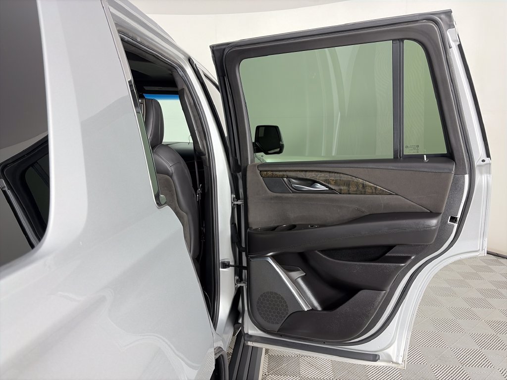 Used 2016 Cadillac Escalade Platinum AWD/4WD image 28