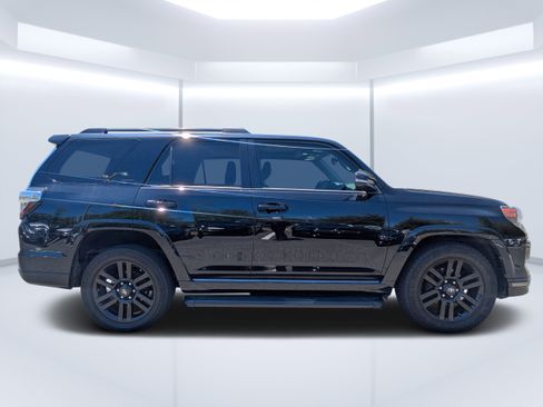 Used 2019 Toyota 4Runner Limited RWD image 2