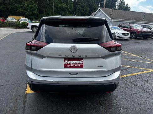 Used 2024 Nissan Rogue S AWD/4WD image 6