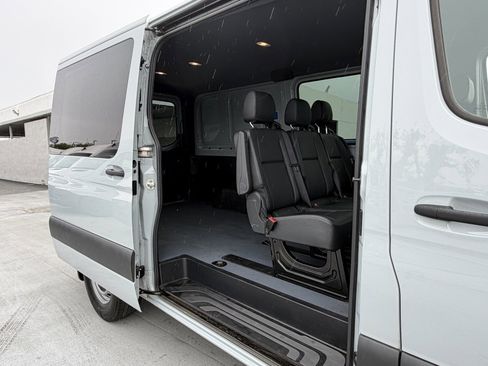 Used 2024 Mercedes-Benz Sprinter 2500 image 14