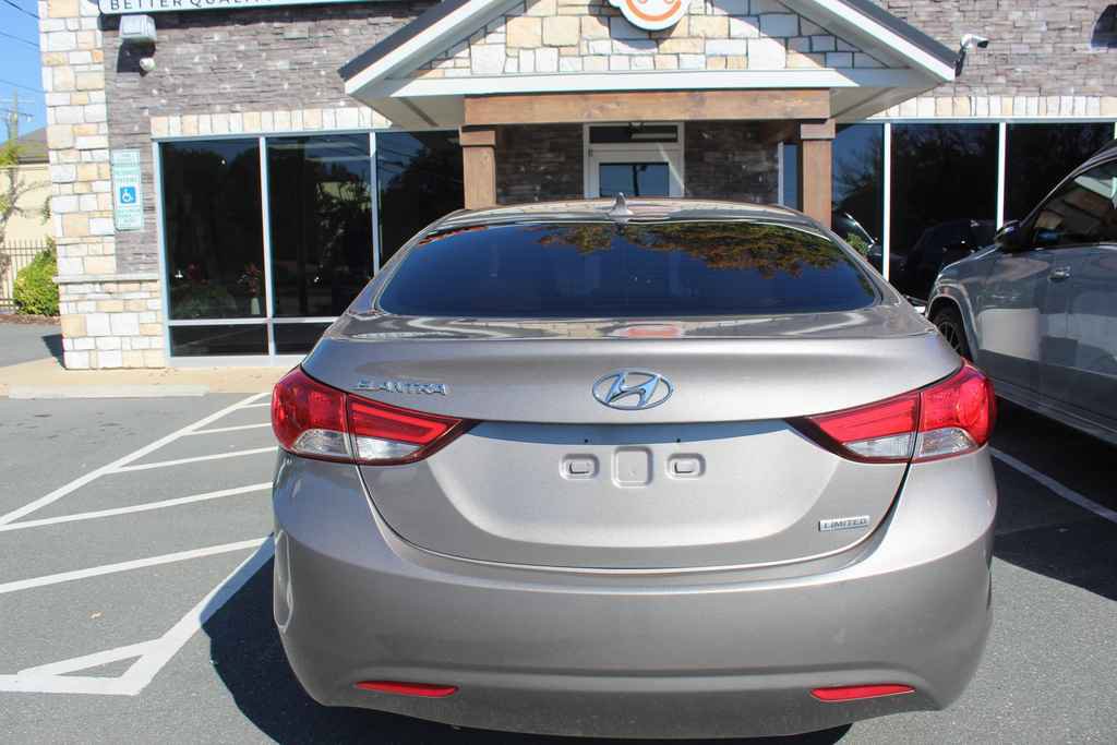 Used 2013 Hyundai Elantra Limited FWD image 6