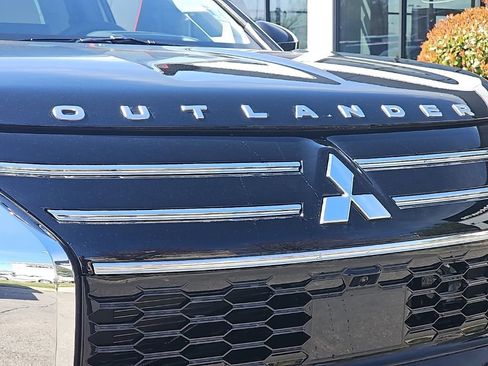 New 2025 Mitsubishi Outlander AWD image 33