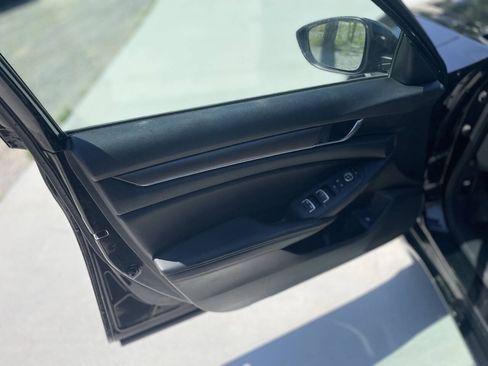 Used 2018 Honda Accord LX image 22