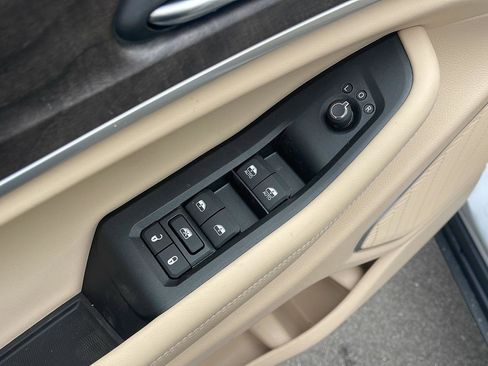 New 2026 Jeep Grand Cherokee Limited RWD image 12