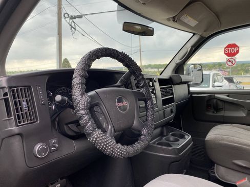 Used 2015 GMC Savana 2500 RWD image 10