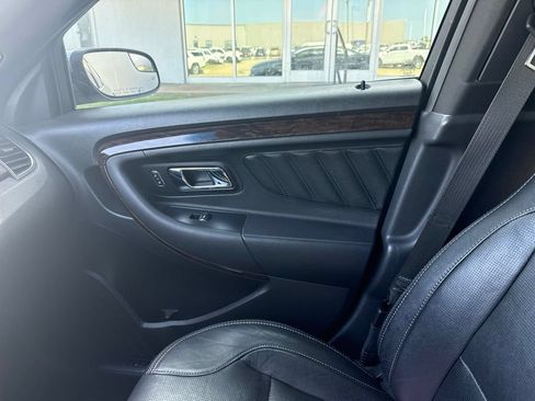 Used 2015 Ford Taurus Limited FWD image 18