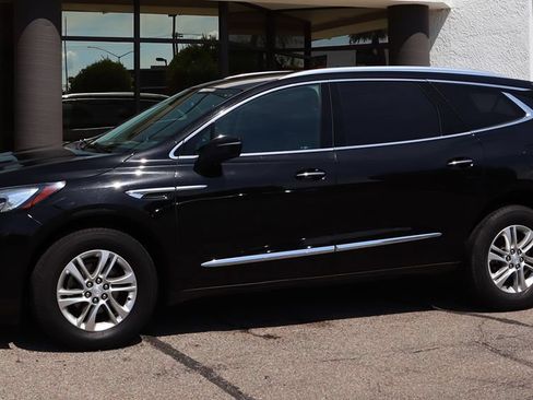 Used 2018 Buick Enclave Essence w/ Trailering Package FWD image 7