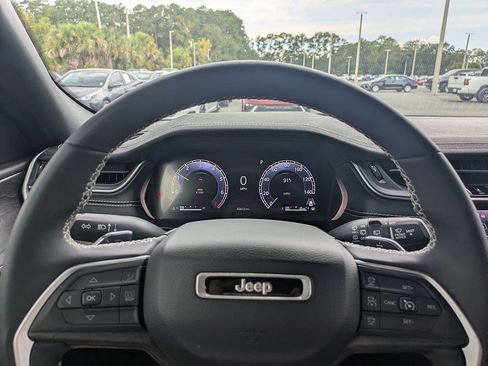 Used 2024 Jeep Grand Cherokee L Limited w/ Black Appearance Package RWD image 29