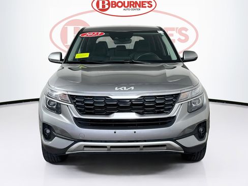 Used 2023 Kia Seltos LX AWD/4WD image 4