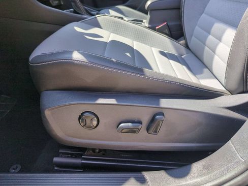 Used 2025 Volkswagen Jetta SE FWD image 14
