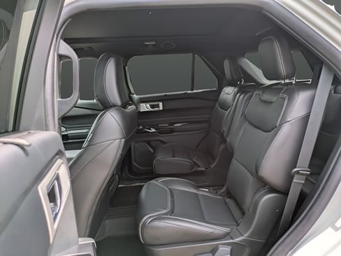 Used 2024 Ford Explorer ST w/ Equipment Group 401A AWD/4WD image 15