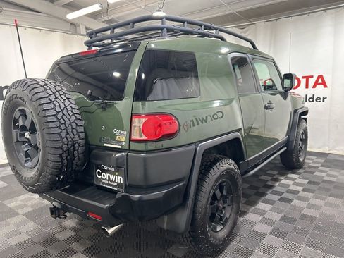 Used 2011 Toyota FJ Cruiser 4WD w/ Trail Teams Special Edition image 8