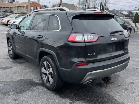 Used 2019 Jeep Cherokee Limited image 3