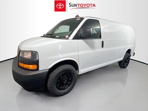 Used 2020 GMC Savana 3500 RWD image 9