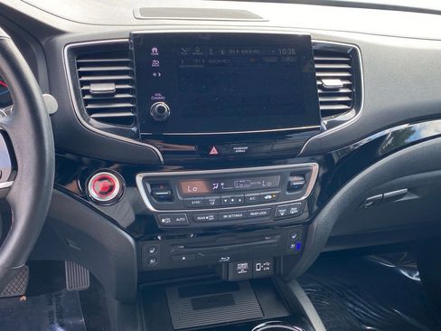 Used 2022 Honda Pilot Black Edition image 19