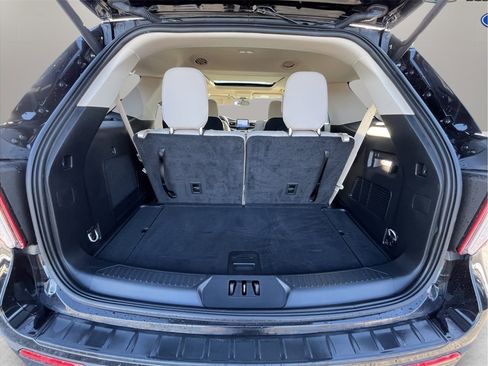 Used 2023 Ford Explorer XLT w/ Equipment Group 202A image 40