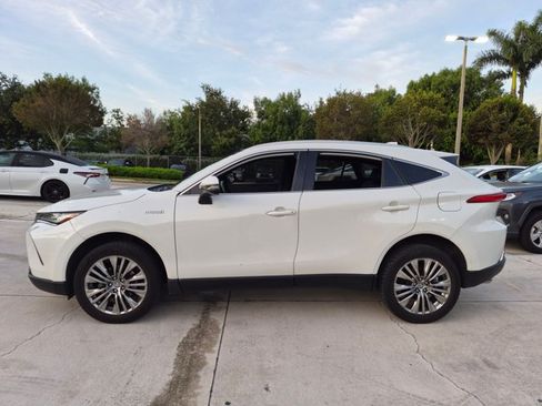 Used 2021 Toyota Venza XLE w/ Softex Package AWD/4WD image 8