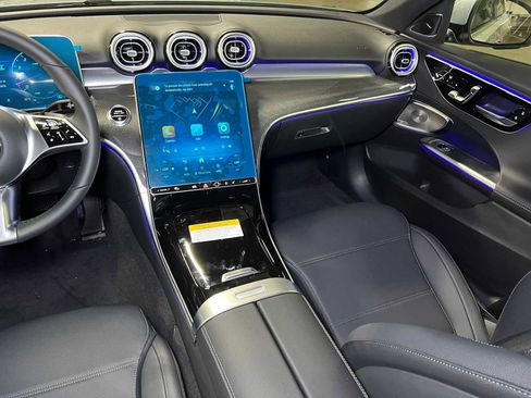 Used 2025 Mercedes-Benz C 300 4MATIC Sedan image 31