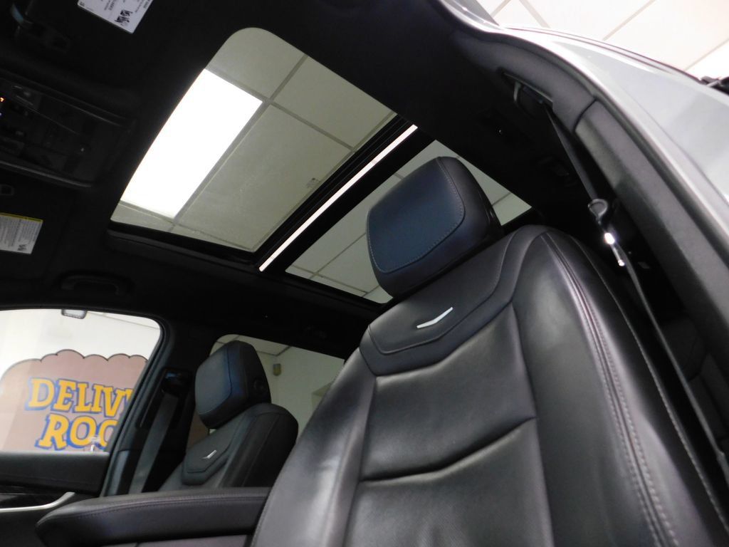 Used 2022 Cadillac XT6 Premium Luxury w/ Technology Package AWD/4WD image 36