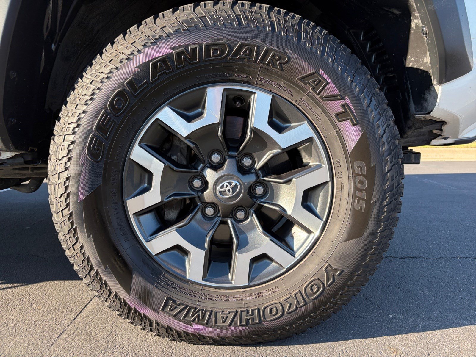 Certified 2023 Toyota Tacoma TRD Off-Road AWD/4WD image 30