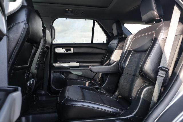 Used 2023 Ford Explorer Limited w/ Limited Technology Package AWD/4WD image 8