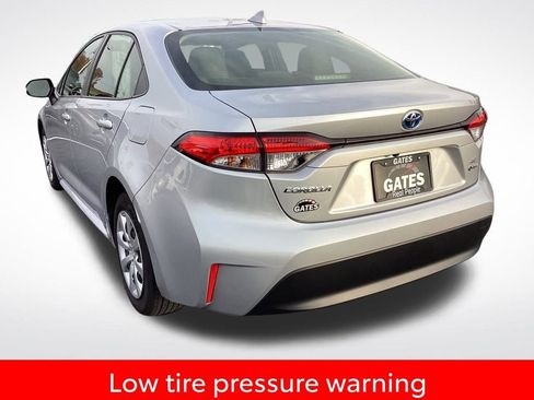 Used 2025 Toyota Corolla LE image 8