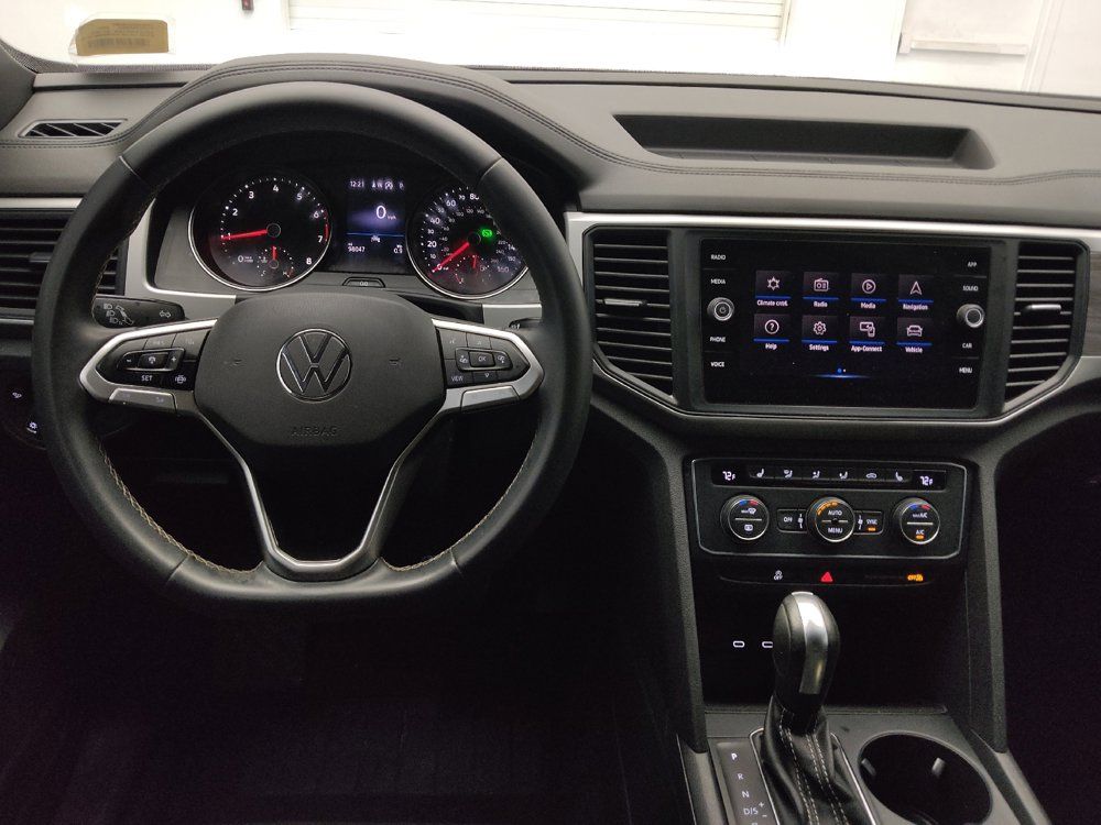 Used 2021 Volkswagen Atlas Cross Sport SE FWD image 22