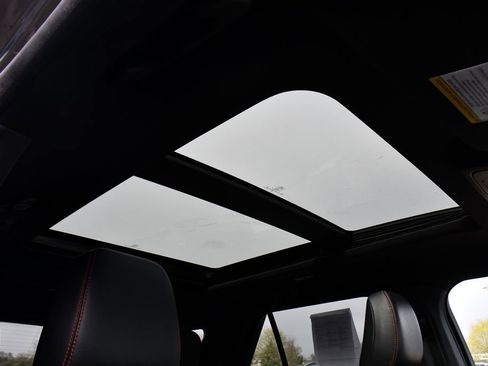 Used 2023 Ford Explorer ST-Line AWD/4WD image 17