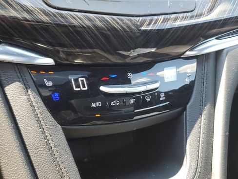 Certified 2025 Cadillac XT6 Premium Luxury image 26