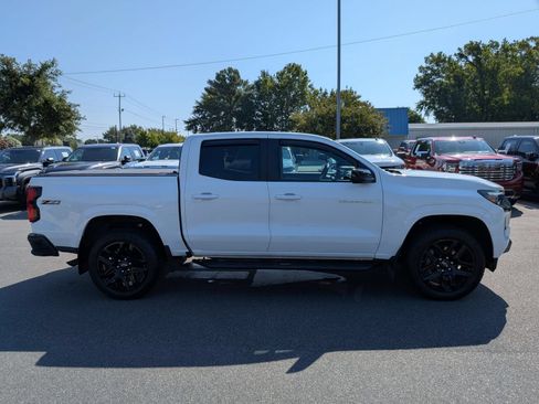 Used 2025 Chevrolet Colorado Z71 w/ Z71 Convenience Package 2 AWD/4WD image 2