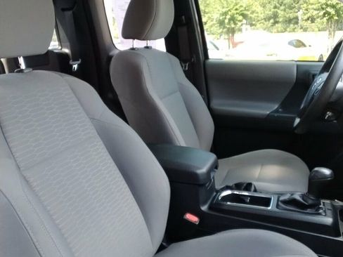 Used 2019 Toyota Tacoma SR5 image 10