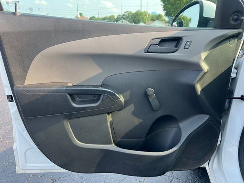Used 2016 Chevrolet Sonic LS image 10
