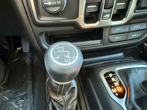 New 2025 Jeep Gladiator Sport image 4