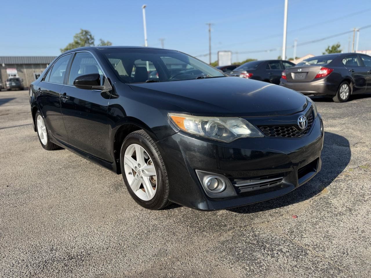 Used 2012 Toyota Camry SE FWD image 3