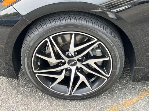 Used 2022 Kia Stinger GT-Line w/ Sun & Sound Package image 11